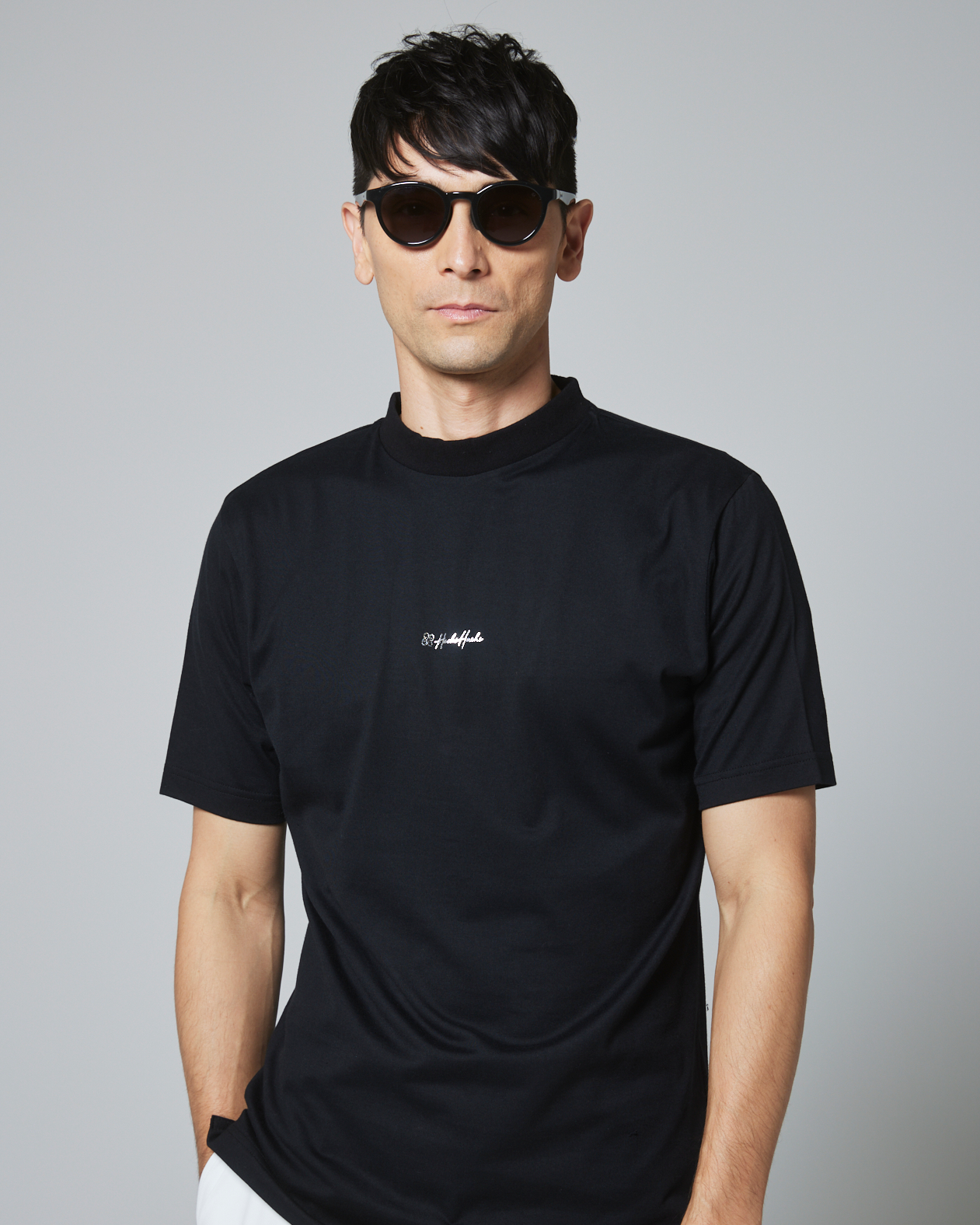 T-LINE MOCK NECK TEE
