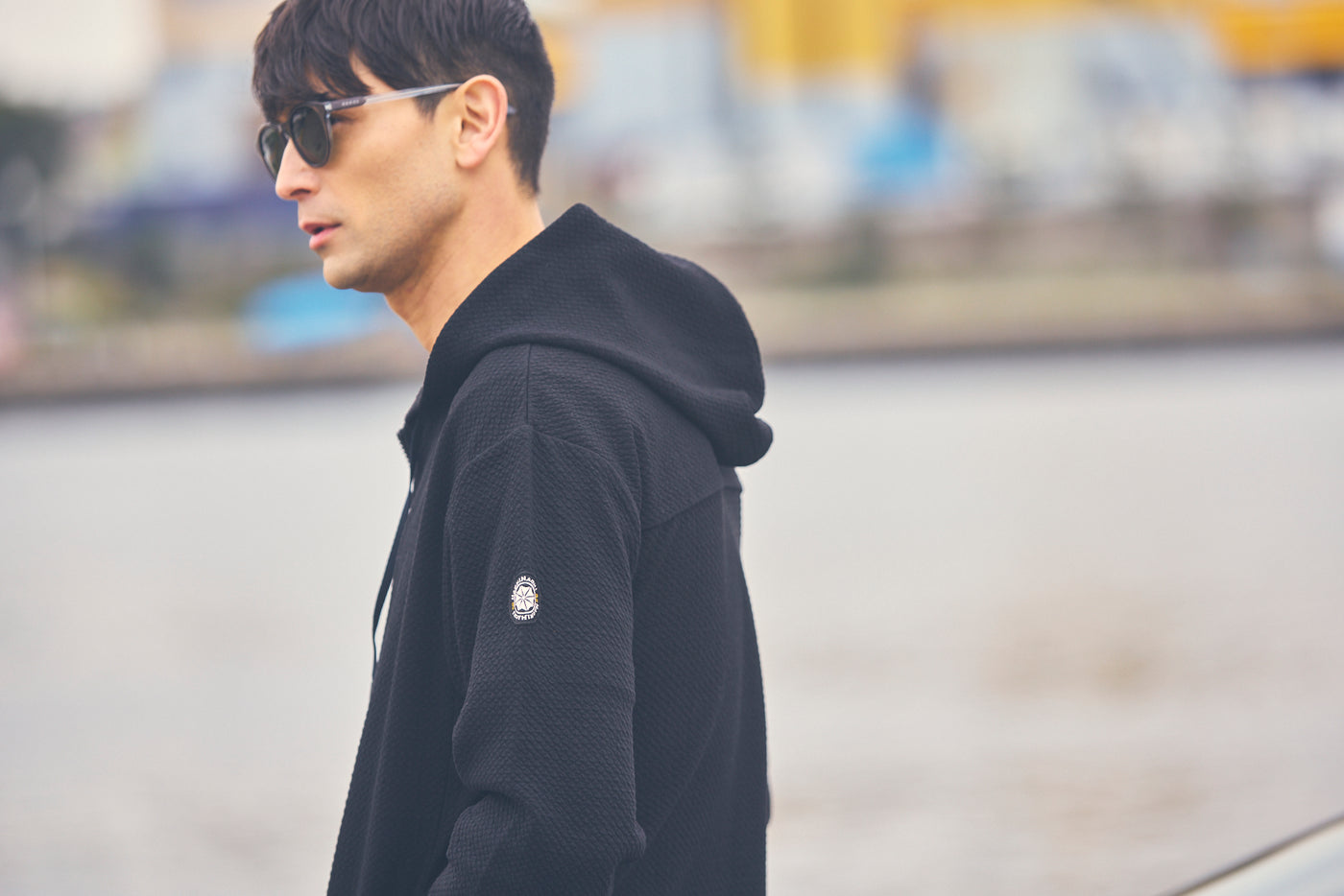 BUMPY LIGHT HOODIE|凹凸編み地・ジッパーポケット付・セットアップ対応|ドライブ・冷え対策・ユニセックス ...