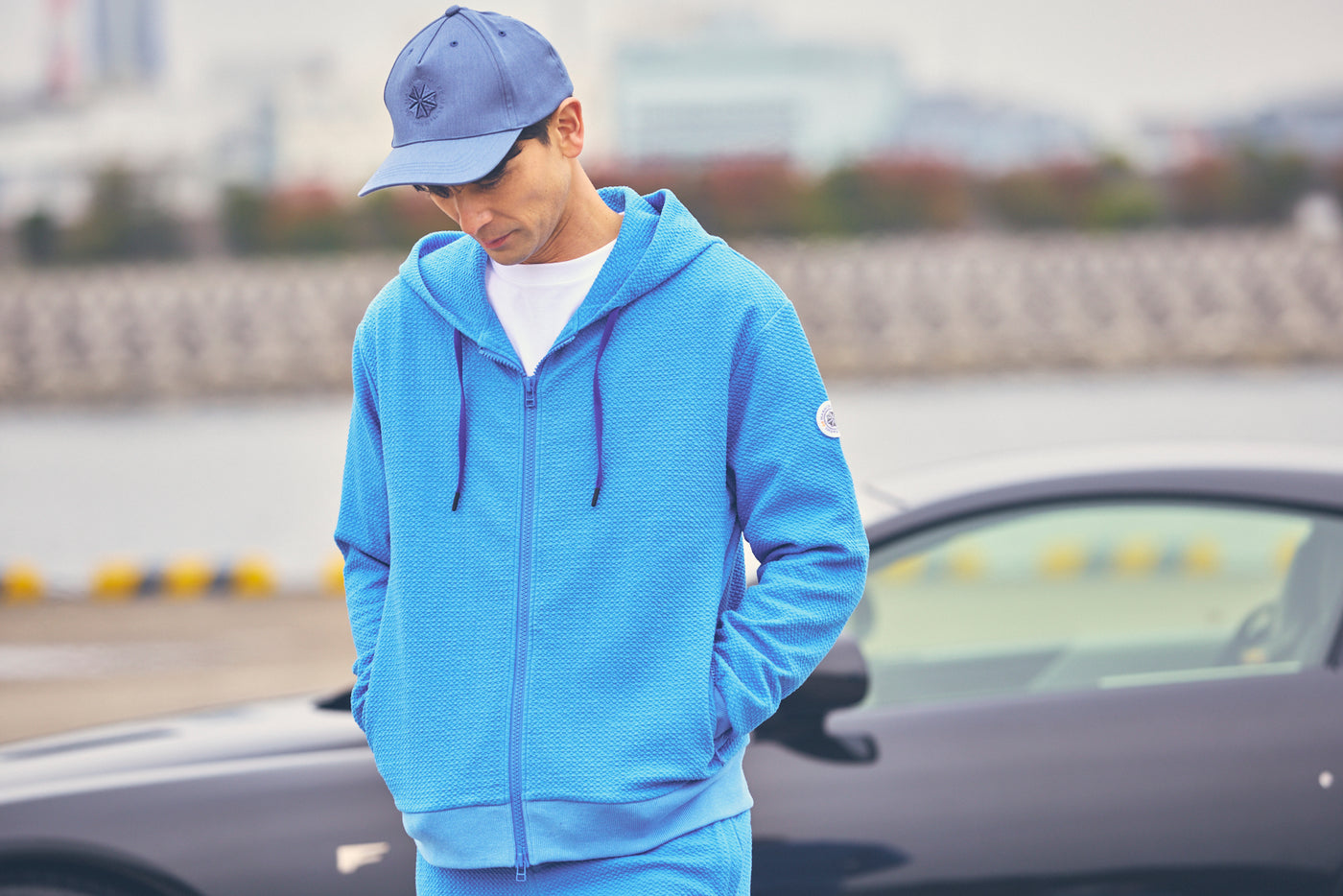 BUMPY LIGHT HOODIE|凹凸編み地・ジッパーポケット付・セットアップ対応|ドライブ・冷え対策・ユニセックス ...