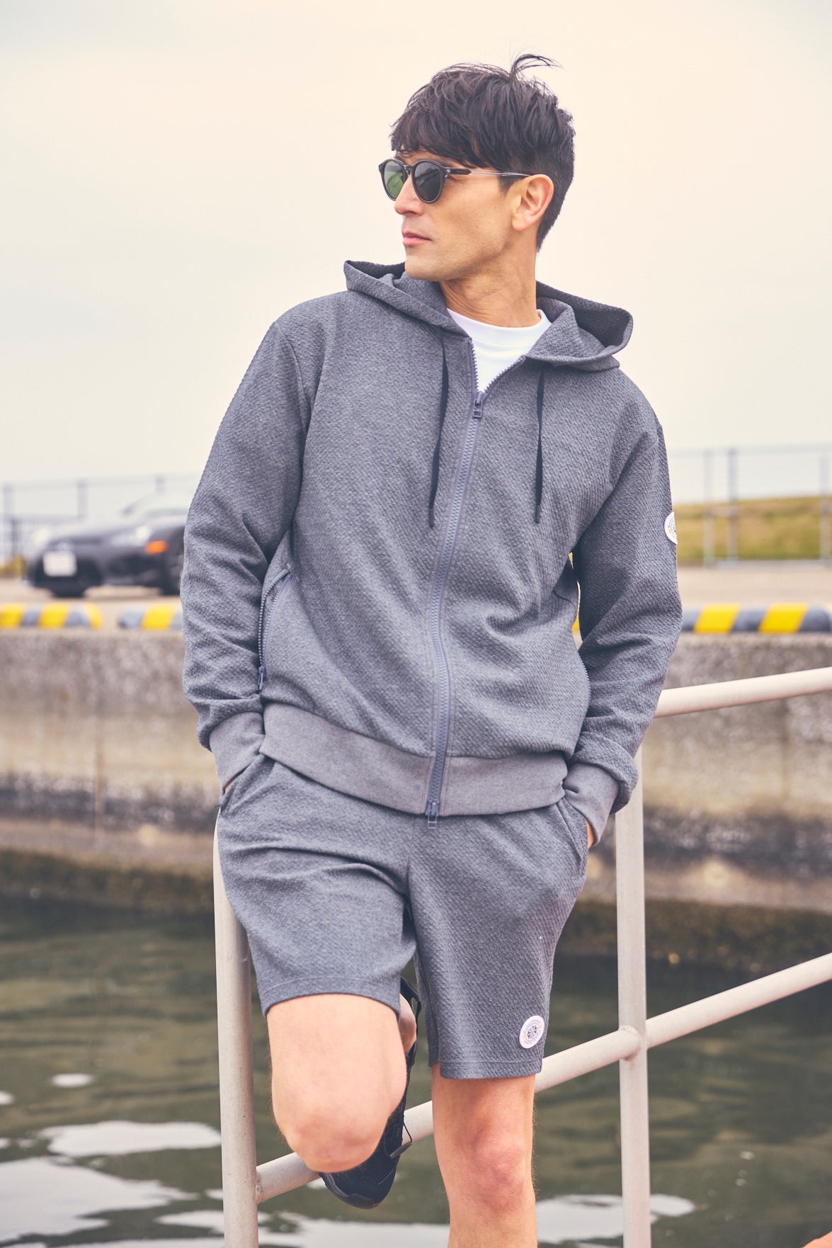 BUMPY LIGHT HOODIE