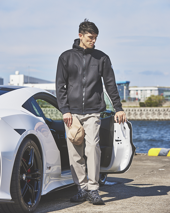 【再入荷】WIDE ZIP HOODIE【返品交換保証付き】