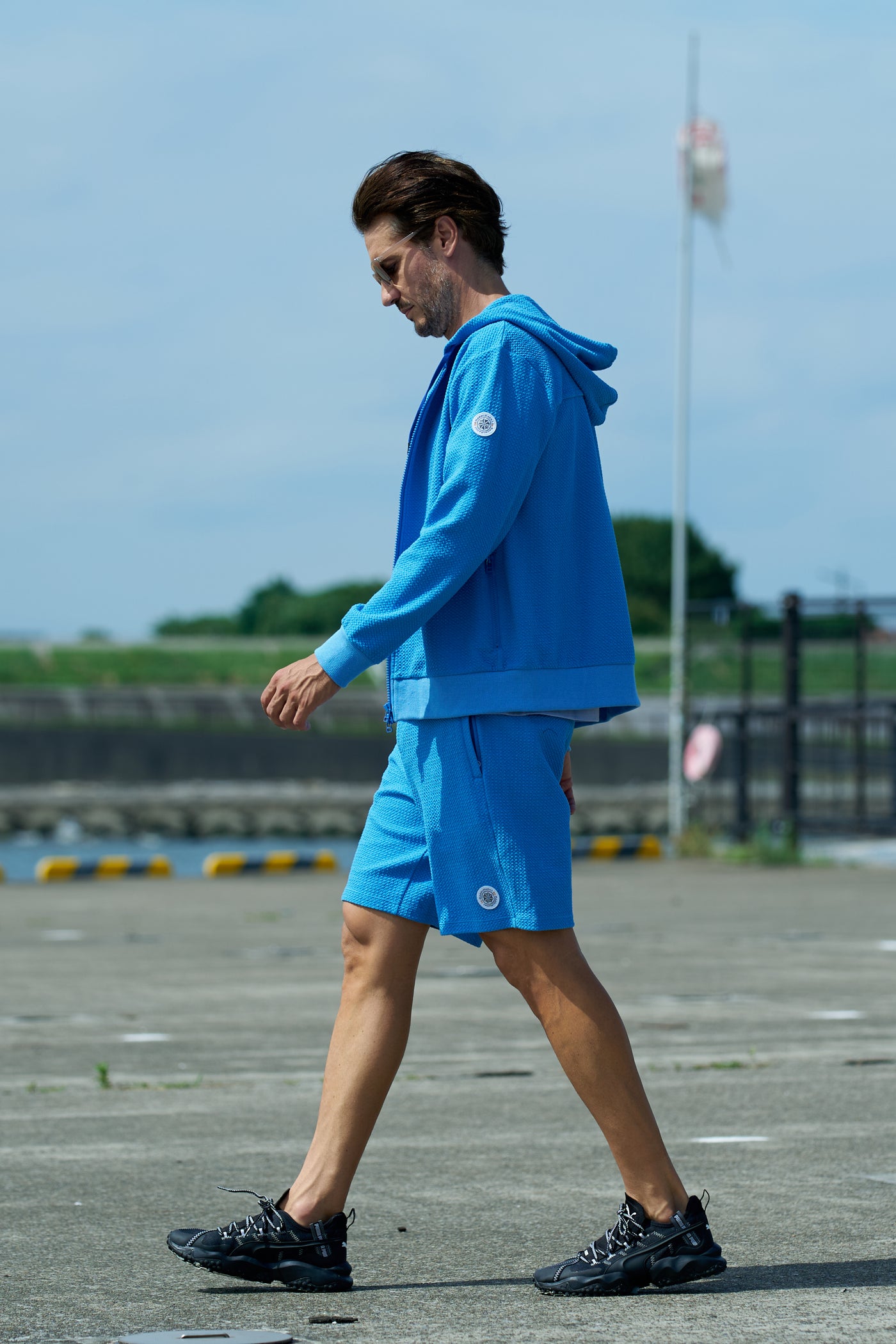 BUMPY LIGHT HOODIE|凹凸編み地・ジッパーポケット付・セットアップ対応|ドライブ・冷え対策・ユニセックス ...