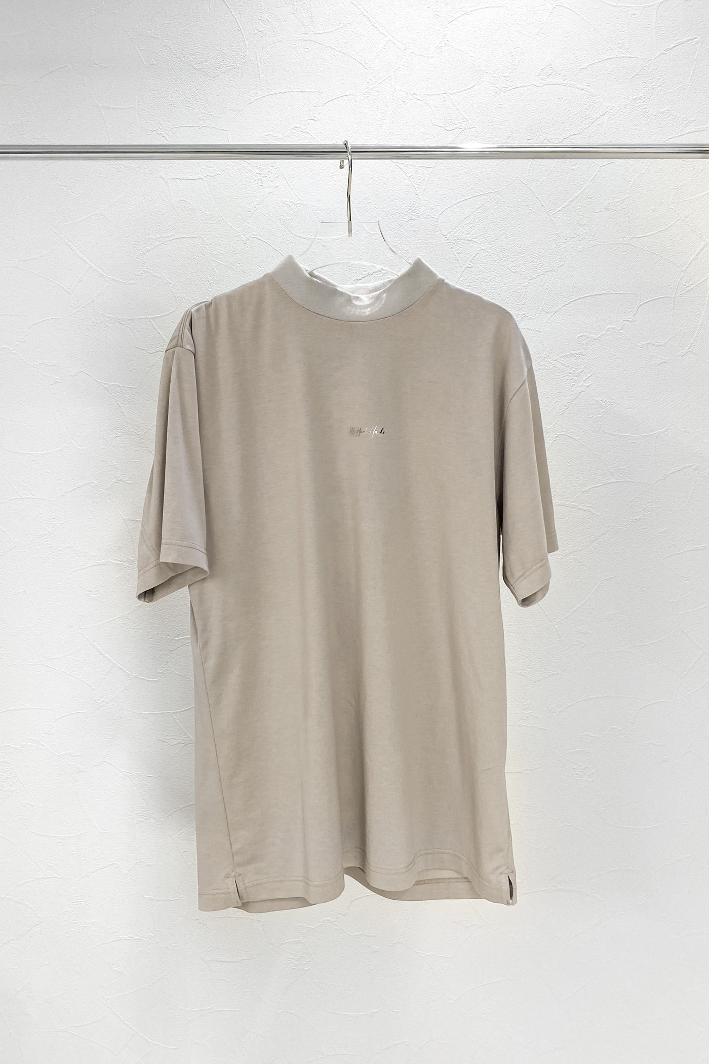 T-LINE MOCK NECK TEE