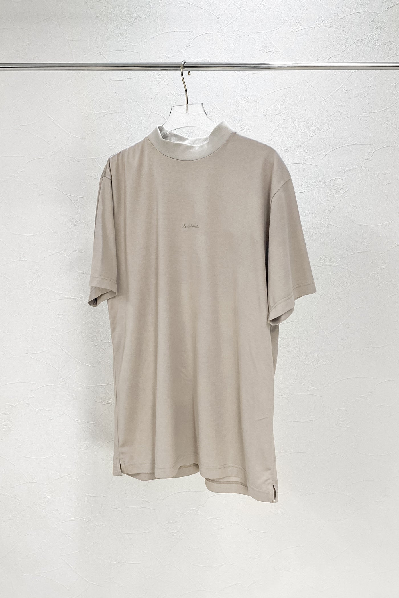 T-LINE MOCK NECK TEE