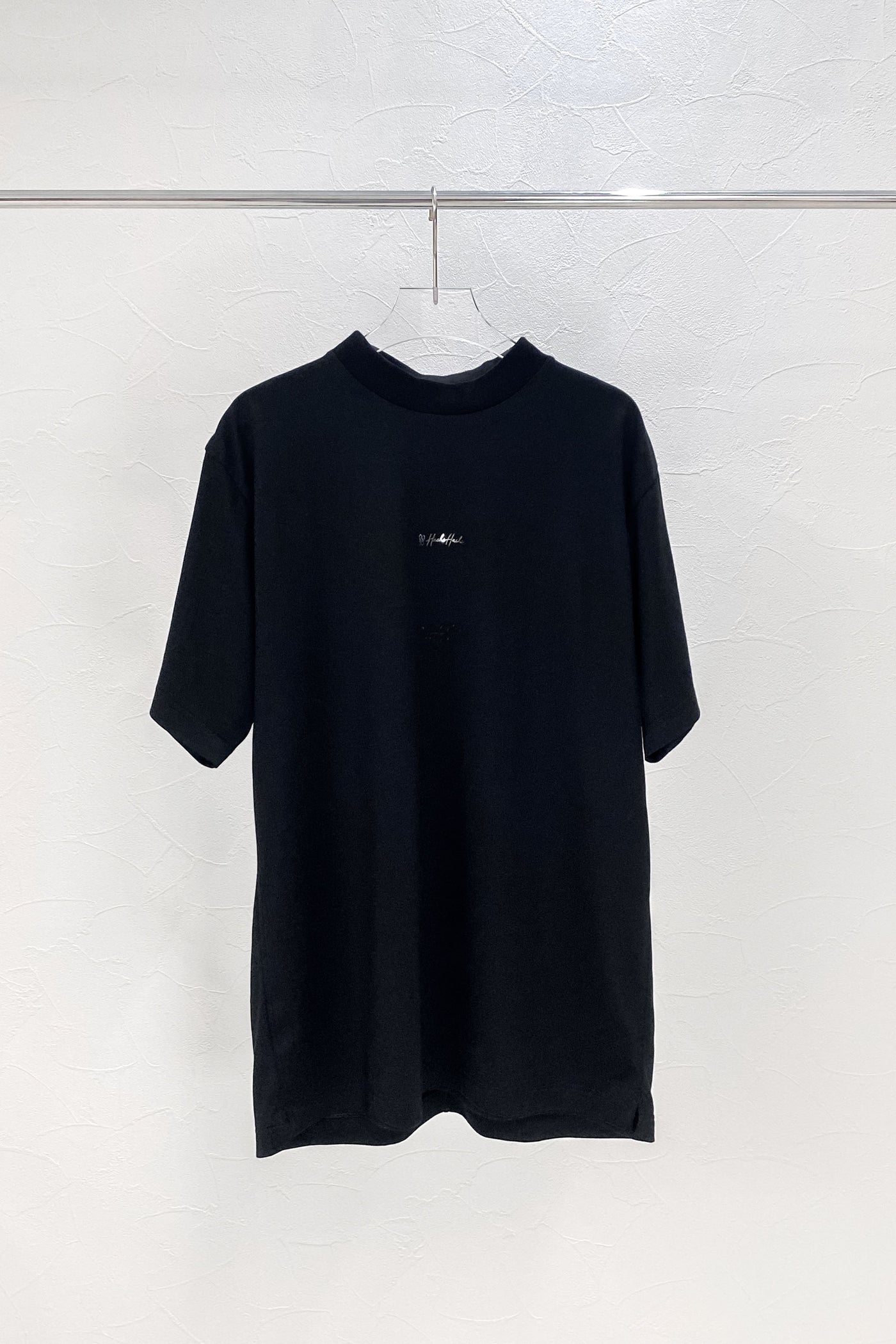 T-LINE MOCK NECK TEE